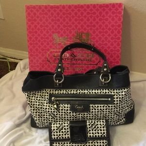 COACH BLACK AND WHITE Collection purse and Wallet